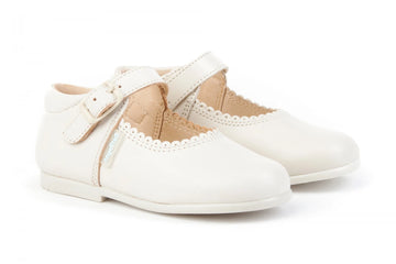 Merceditas en piel con hebilla Beige