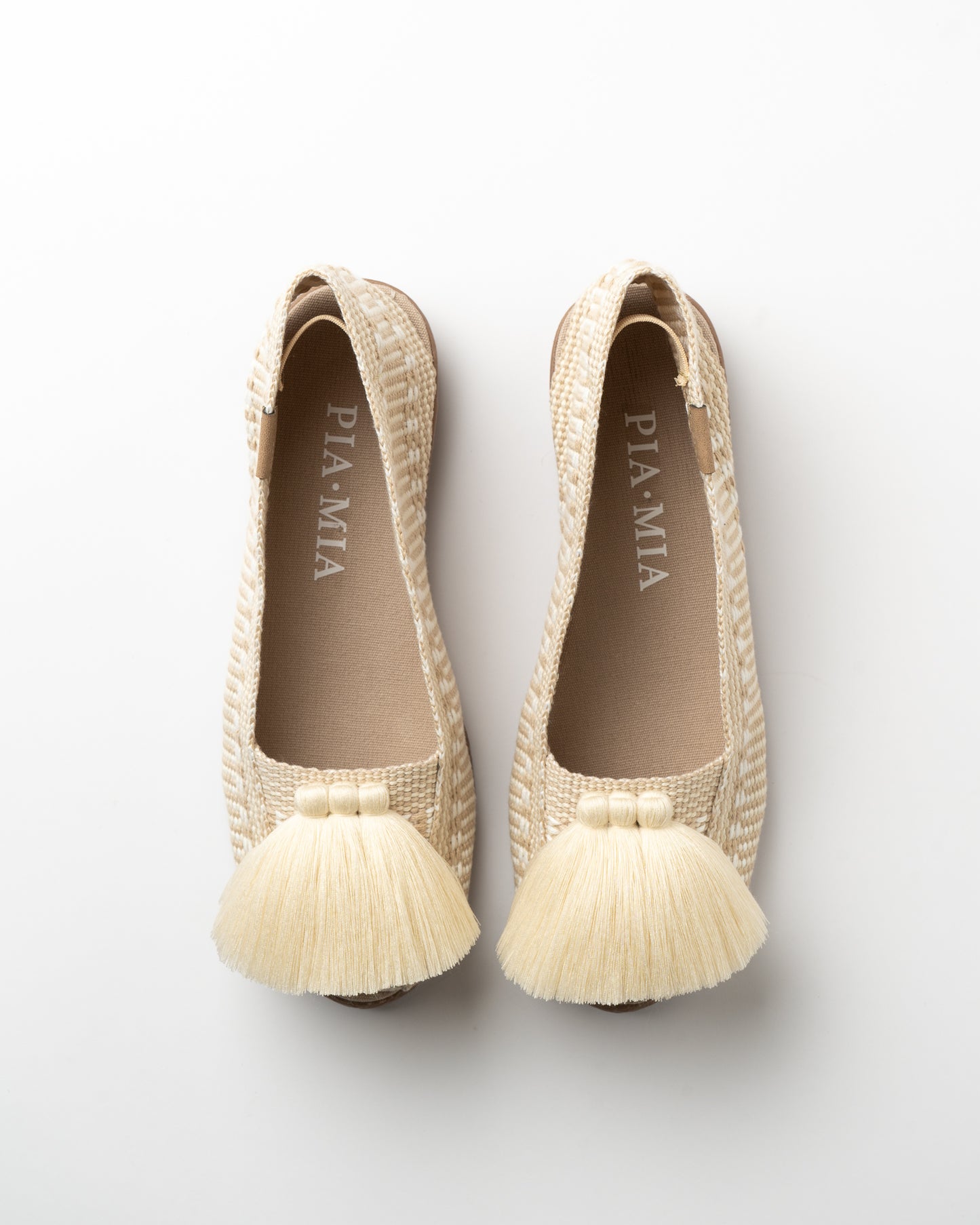 Alpargatas tejidas con pompones tallas 34-41 Daily cream ADULTS