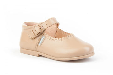 Merceditas en piel con hebilla Camel