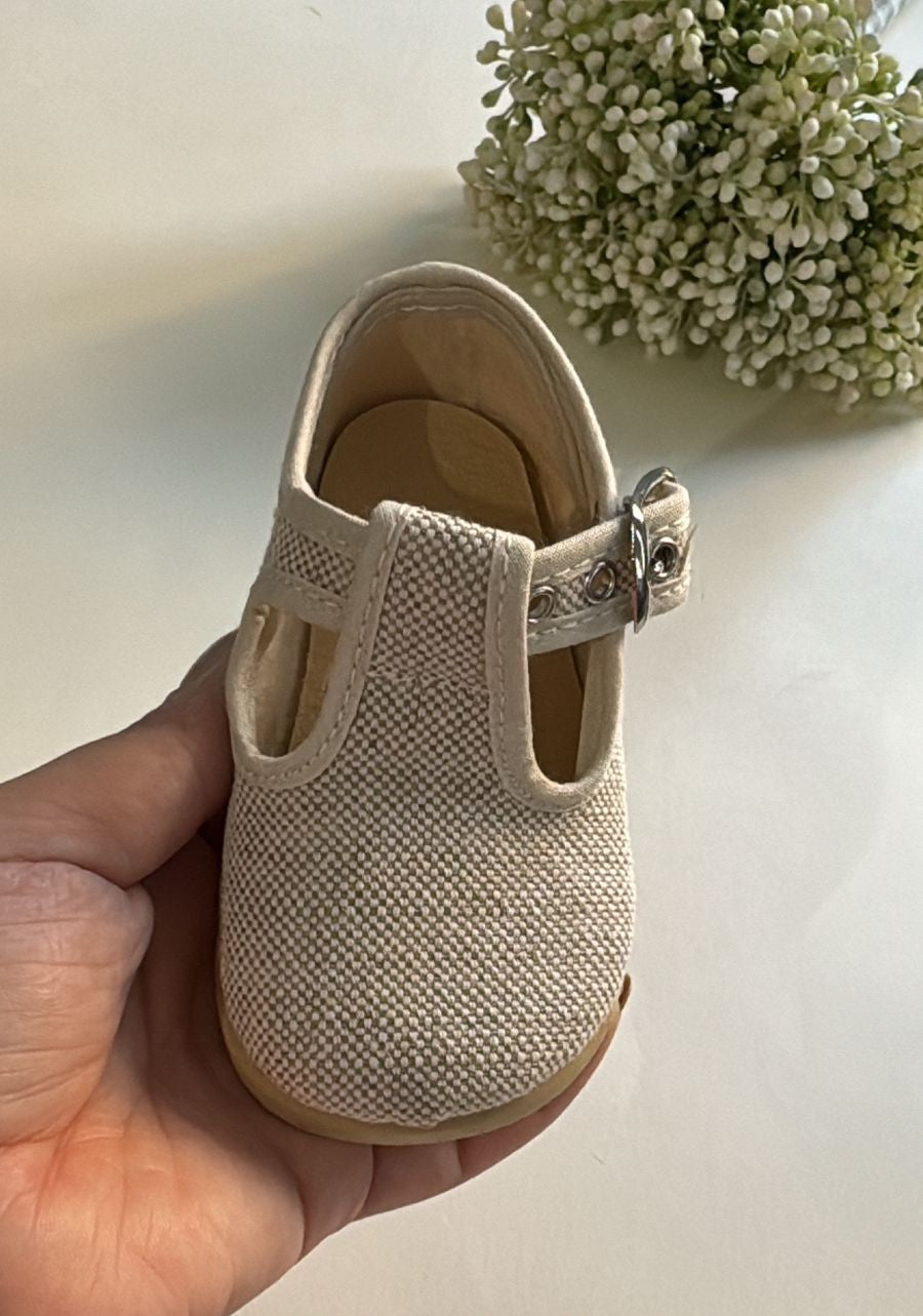 Pepitos lino liso con cierre de hebilla beige