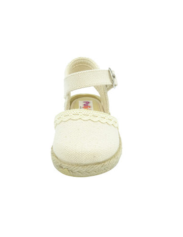 Zapatilla tipo esparteña lisas con puntillas Beige